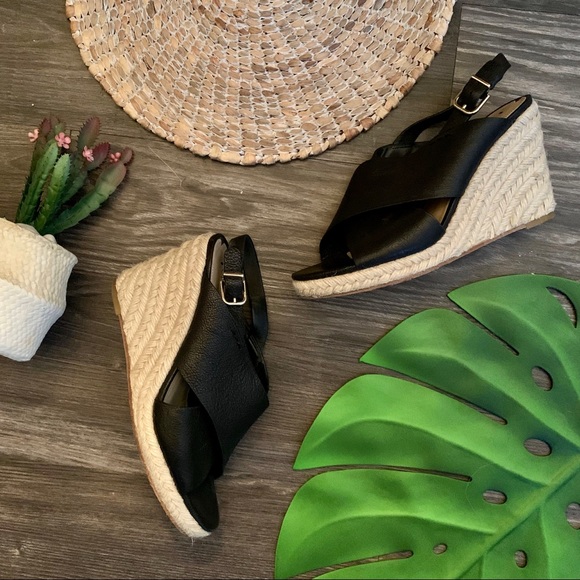 Via Spiga Shoes - Minimally worn Via Spigia espadrille leather wedge